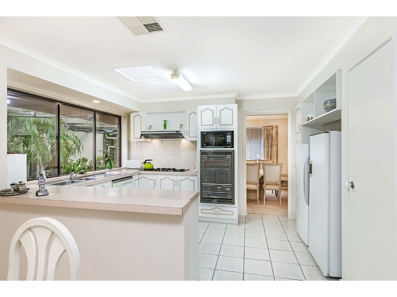 9 Ayrebank Rise, Aberfoyle Park SA 5159