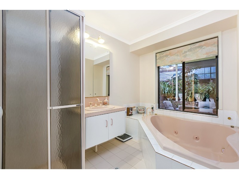 9 Ayrebank Rise, Aberfoyle Park SA 5159