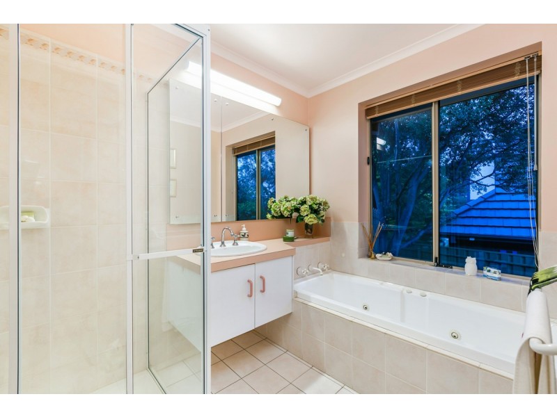 4 Highwood Court, Aberfoyle Park SA 5159