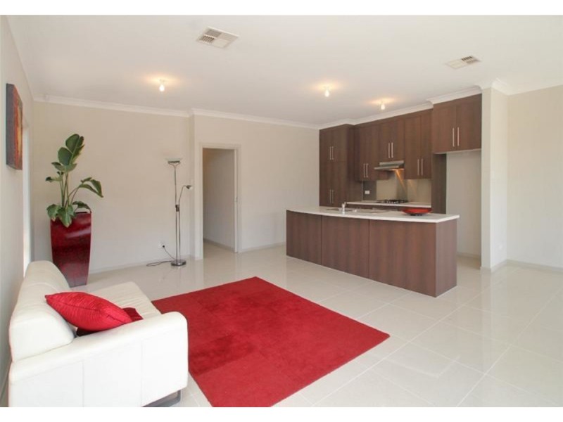 18 Thorne Crescent, Mitchell Park SA 5043