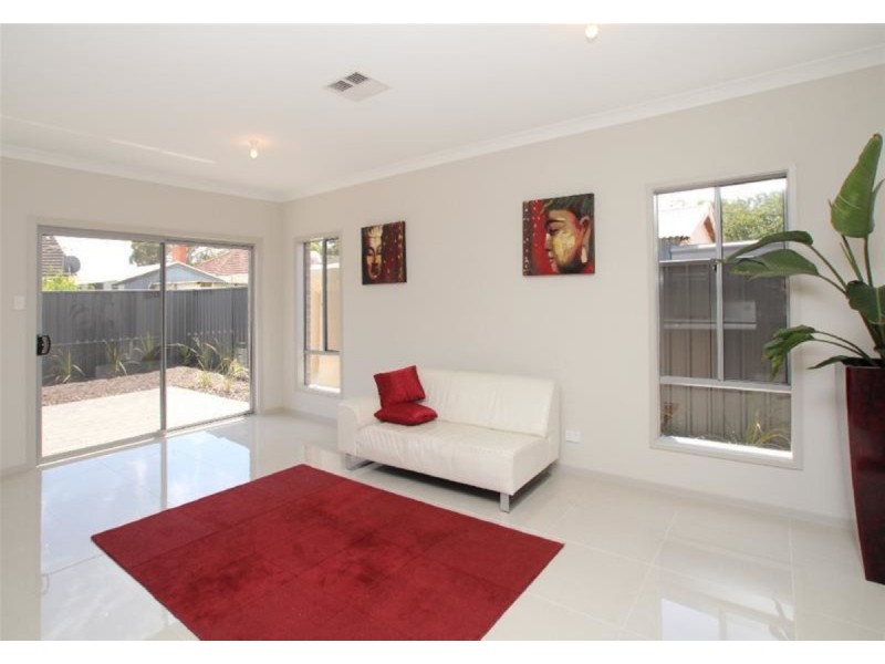 18 Thorne Crescent, Mitchell Park SA 5043