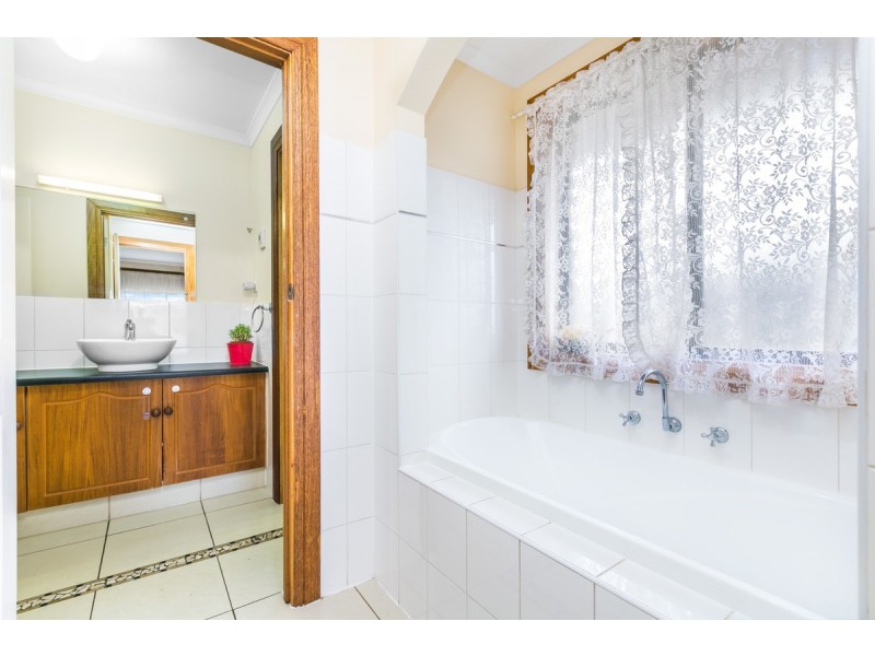 5 Falco Court, Flagstaff Hill SA 5159