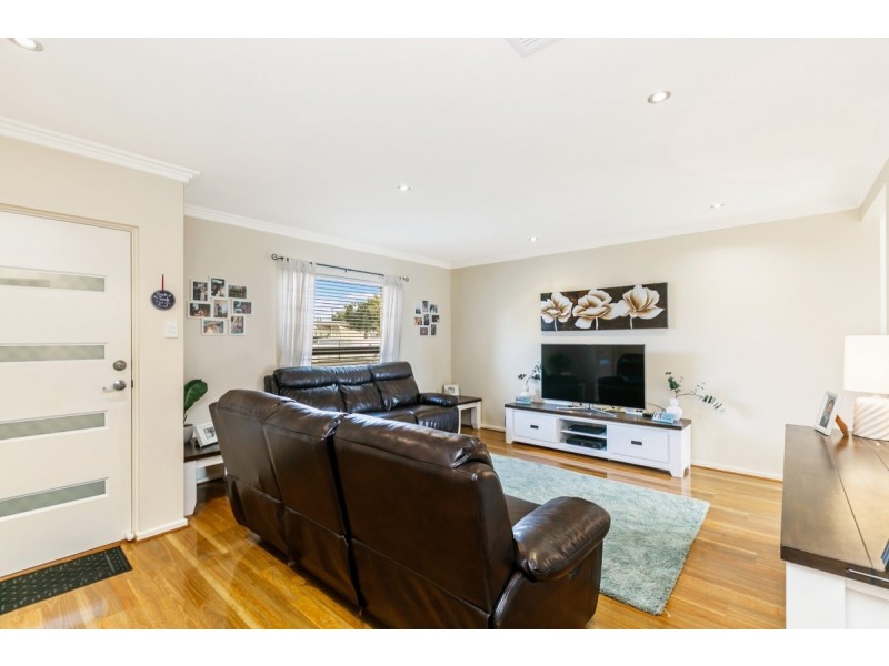 6 Inverell Avenue, North Plympton SA 5037
