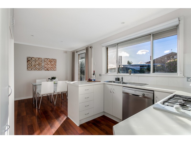 15 Taeping Street, Hallett Cove SA 5158