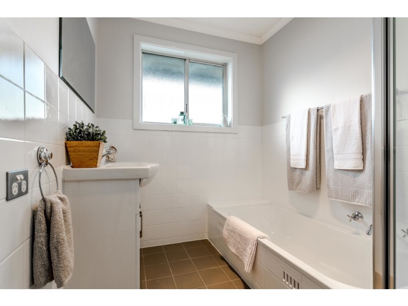 15 Taeping Street, Hallett Cove SA 5158