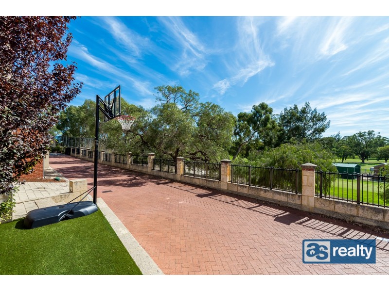 19 McKimmie St, Embleton WA 6062