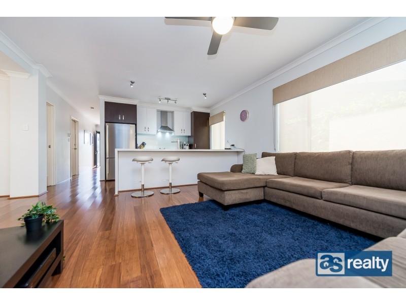 19 McKimmie St, Embleton WA 6062