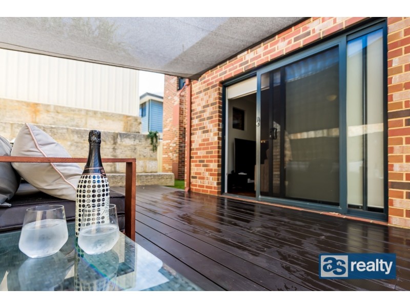 19 McKimmie St, Embleton WA 6062