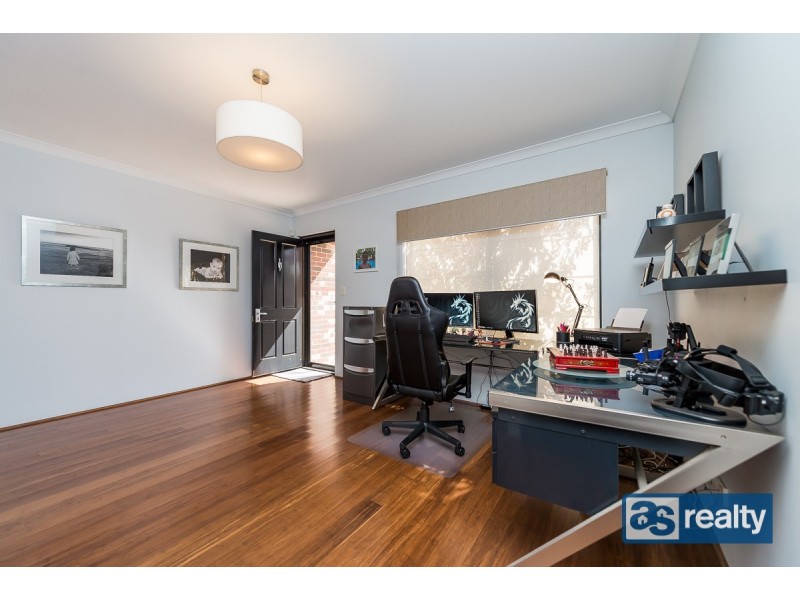 19 McKimmie St, Embleton WA 6062