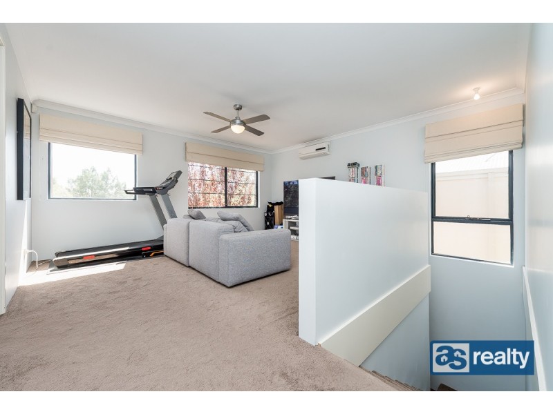 19 McKimmie St, Embleton WA 6062