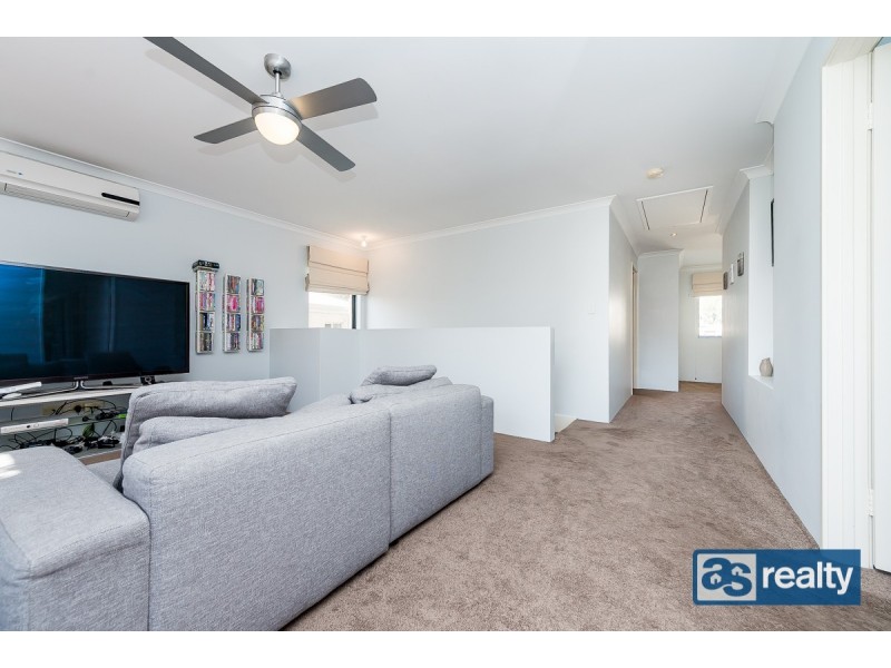 19 McKimmie St, Embleton WA 6062