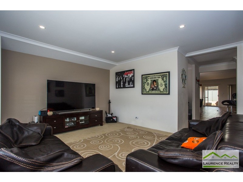 40 Perkins Drive, Clarkson WA 6030