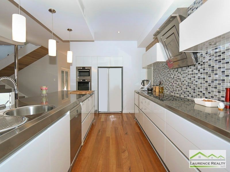 23 Swansea Promenade, Mindarie WA 6030