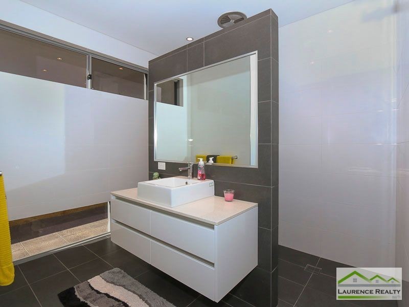 23 Swansea Promenade, Mindarie WA 6030