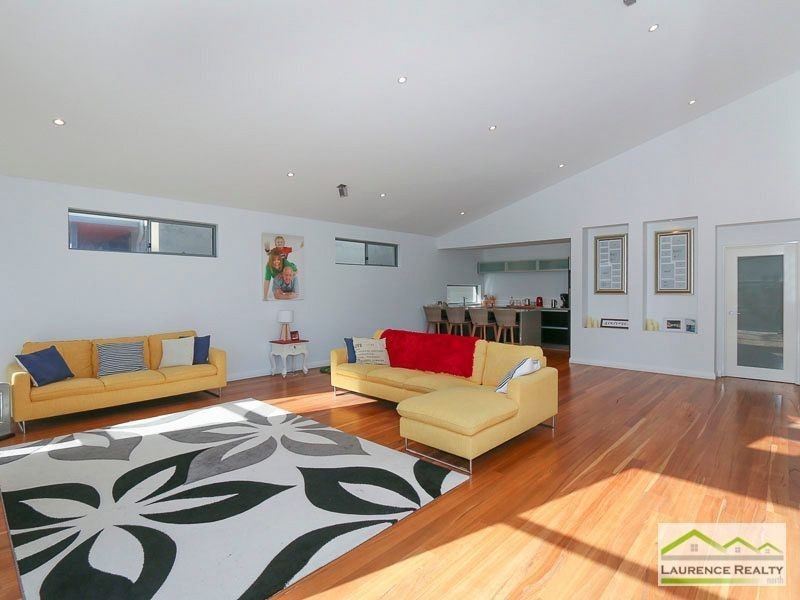 23 Swansea Promenade, Mindarie WA 6030