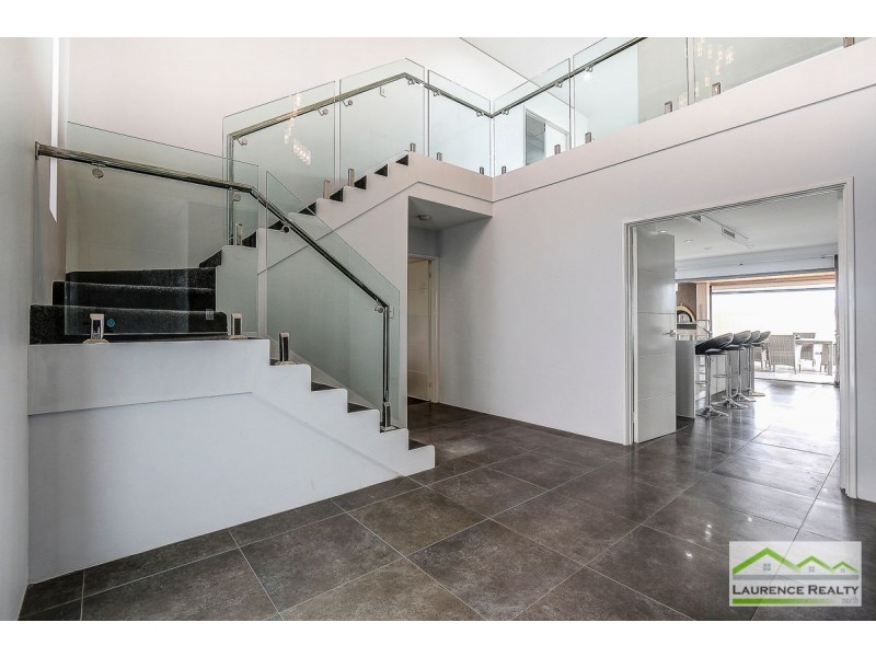 11 Seafarer Way, Jindalee WA 6036