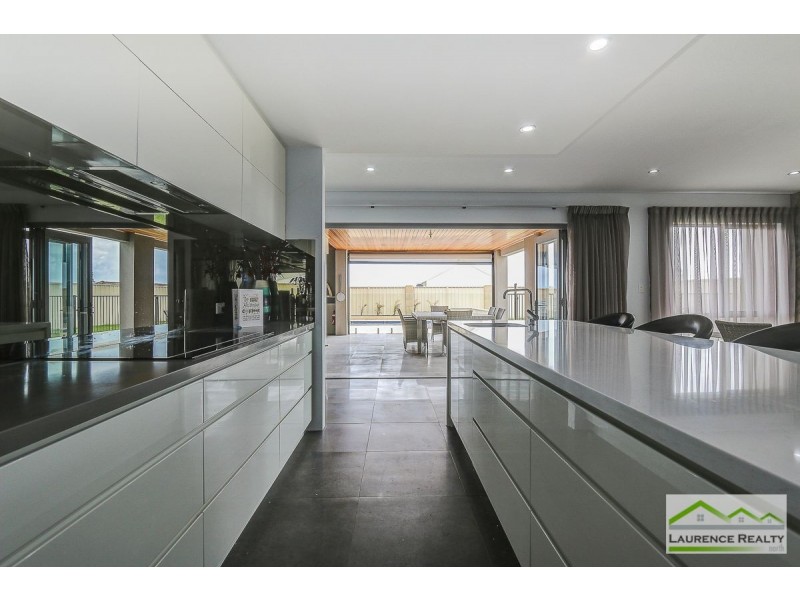 11 Seafarer Way, Jindalee WA 6036