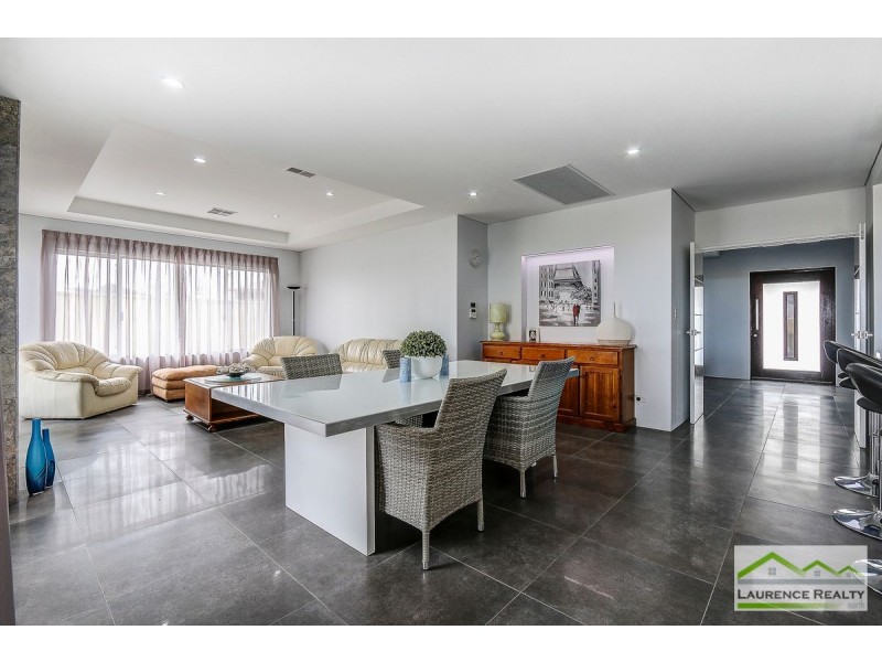 11 Seafarer Way, Jindalee WA 6036