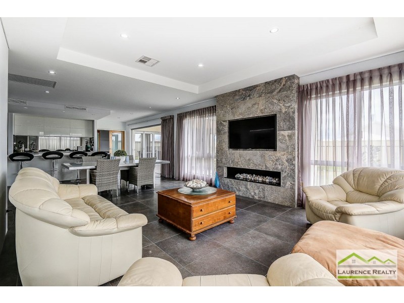 11 Seafarer Way, Jindalee WA 6036