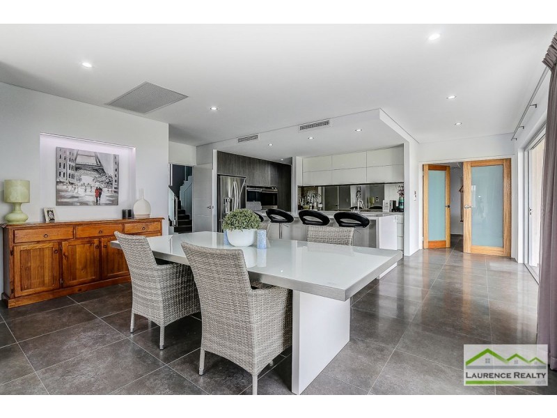 11 Seafarer Way, Jindalee WA 6036