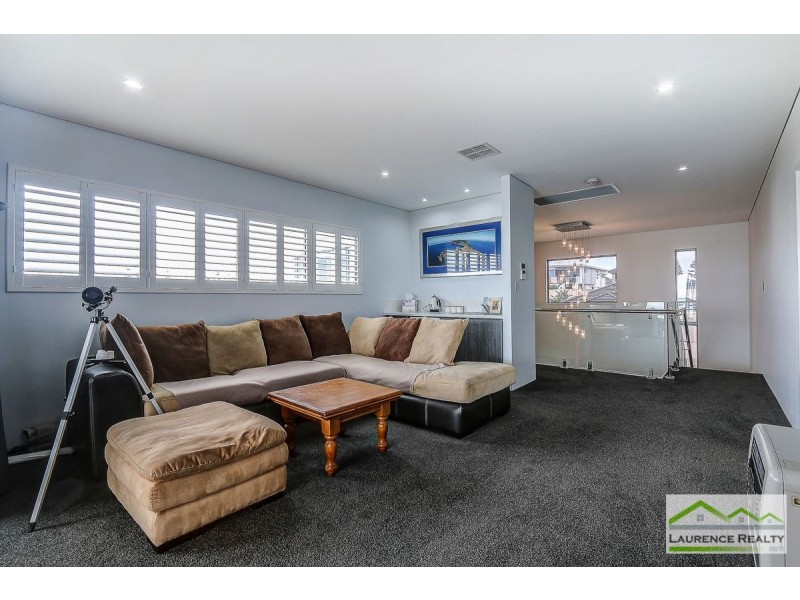 11 Seafarer Way, Jindalee WA 6036