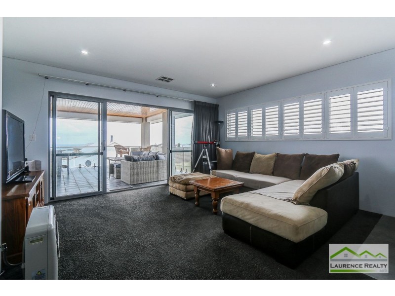 11 Seafarer Way, Jindalee WA 6036