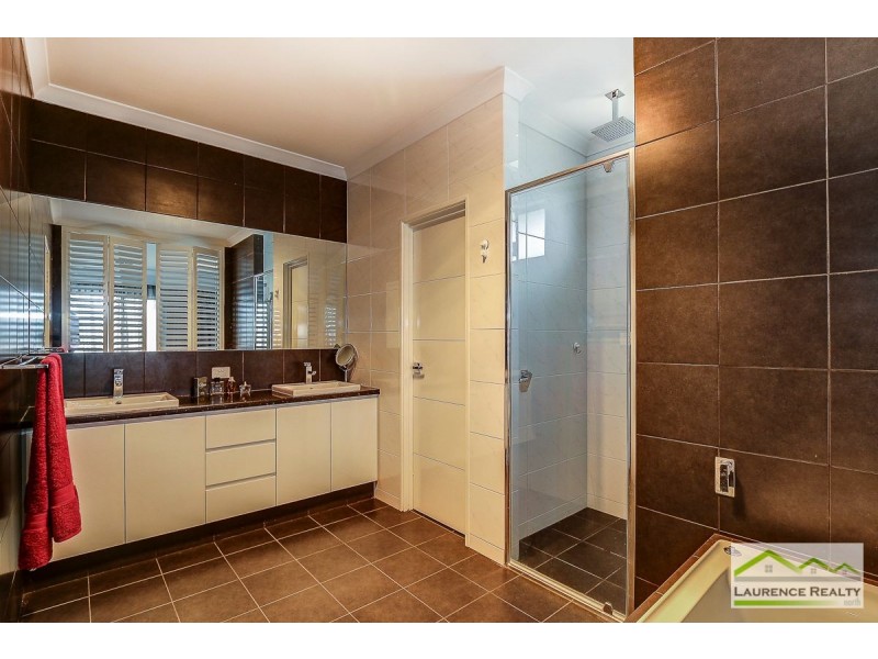 11 Seafarer Way, Jindalee WA 6036