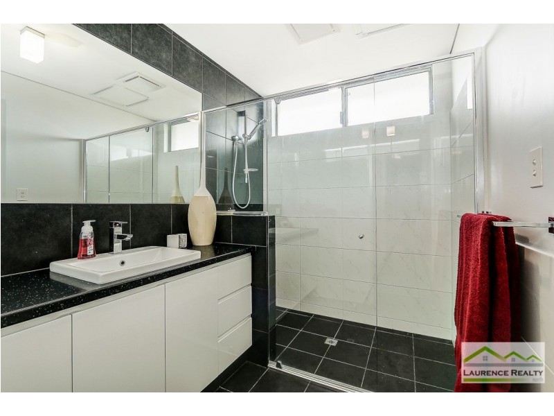 11 Seafarer Way, Jindalee WA 6036