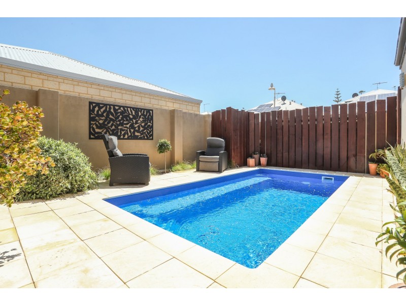17 Glensanda Way, Mindarie WA 6030