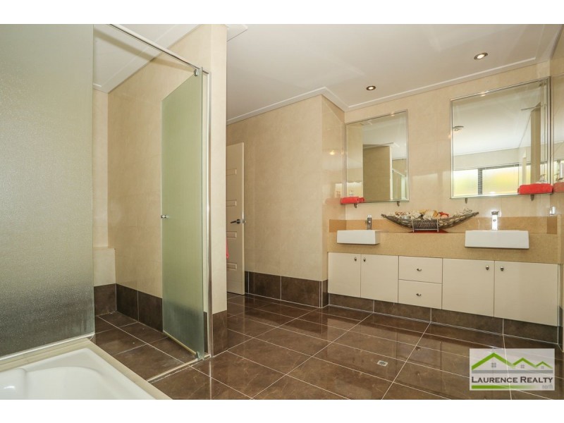 17 Glensanda Way, Mindarie WA 6030