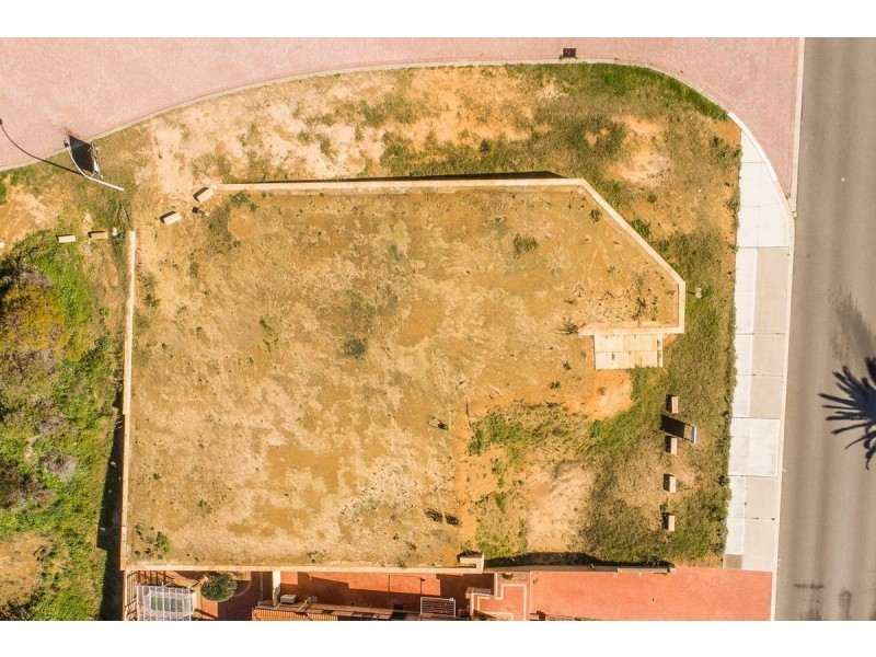 21 Kinsale Drive, Mindarie WA 6030