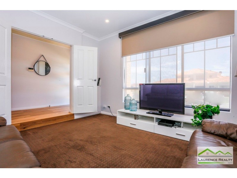 10 Lena Pass, Mindarie WA 6030