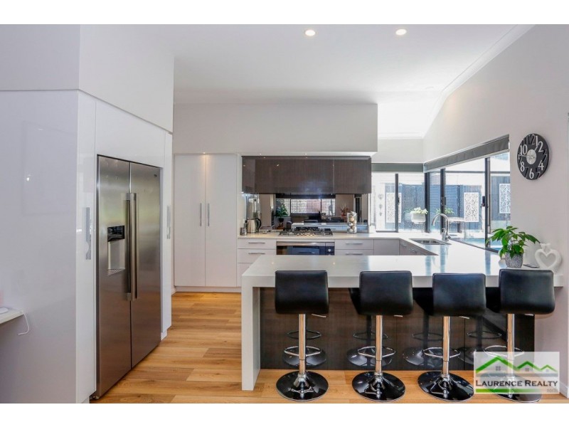 10 Lena Pass, Mindarie WA 6030