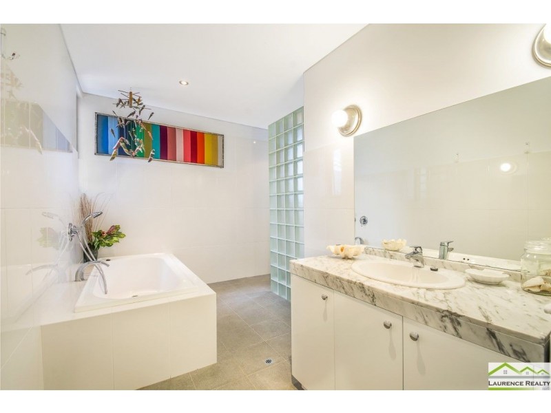 30 Mariners View, Mindarie WA 6030