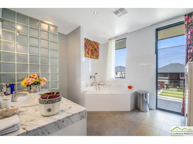 30 Mariners View, Mindarie WA 6030