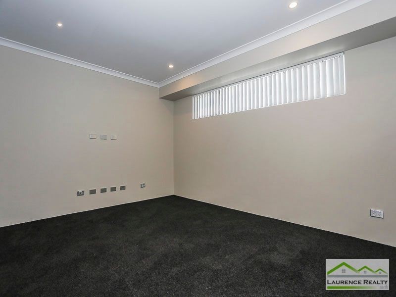 10 Cosmia Grove, Jindalee WA 6036