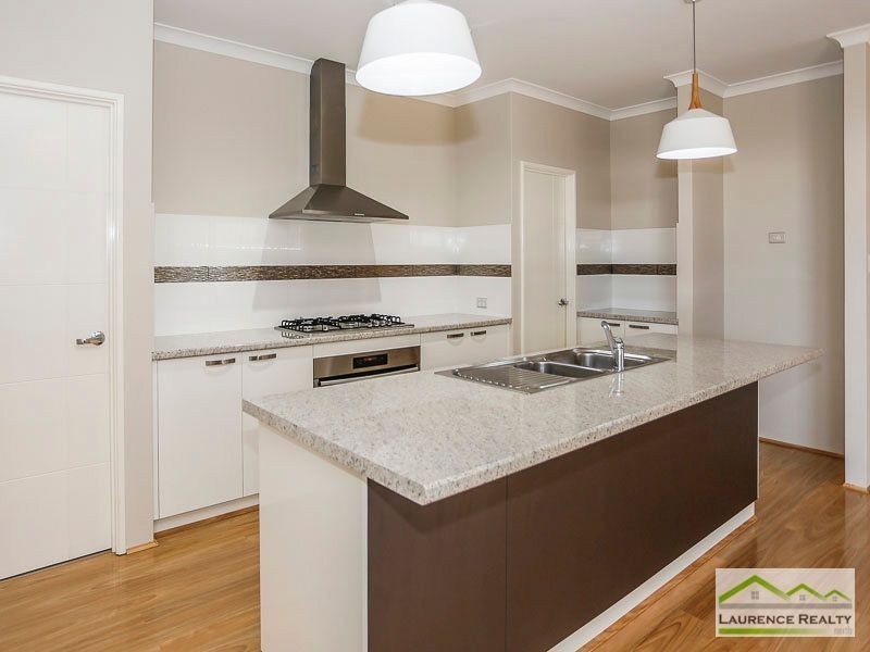 10 Cosmia Grove, Jindalee WA 6036