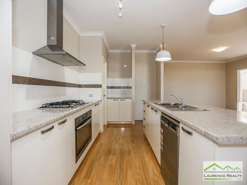 10 Cosmia Grove, Jindalee WA 6036
