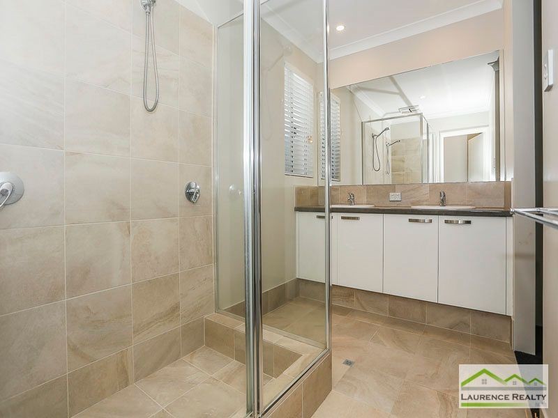 10 Cosmia Grove, Jindalee WA 6036