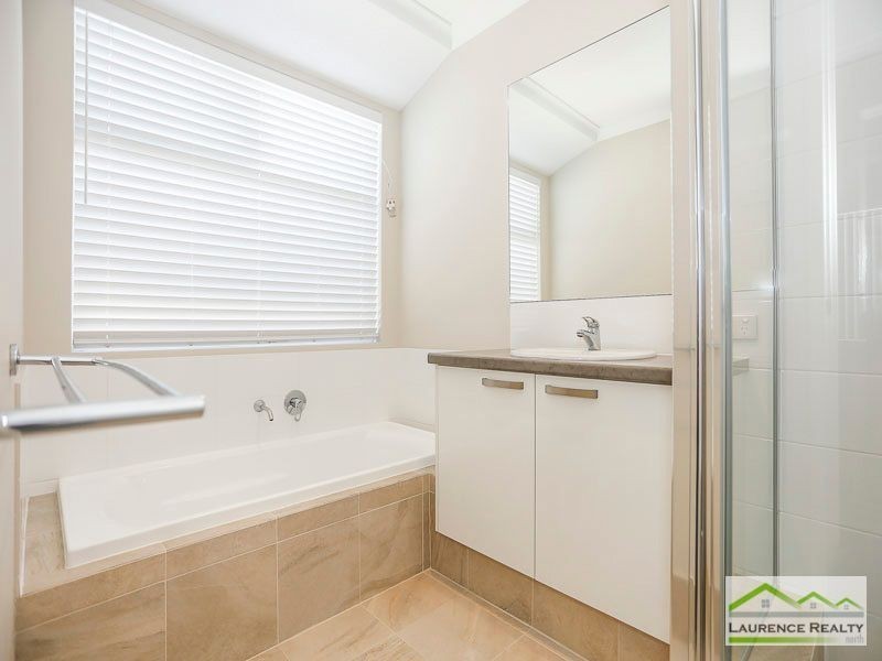 10 Cosmia Grove, Jindalee WA 6036