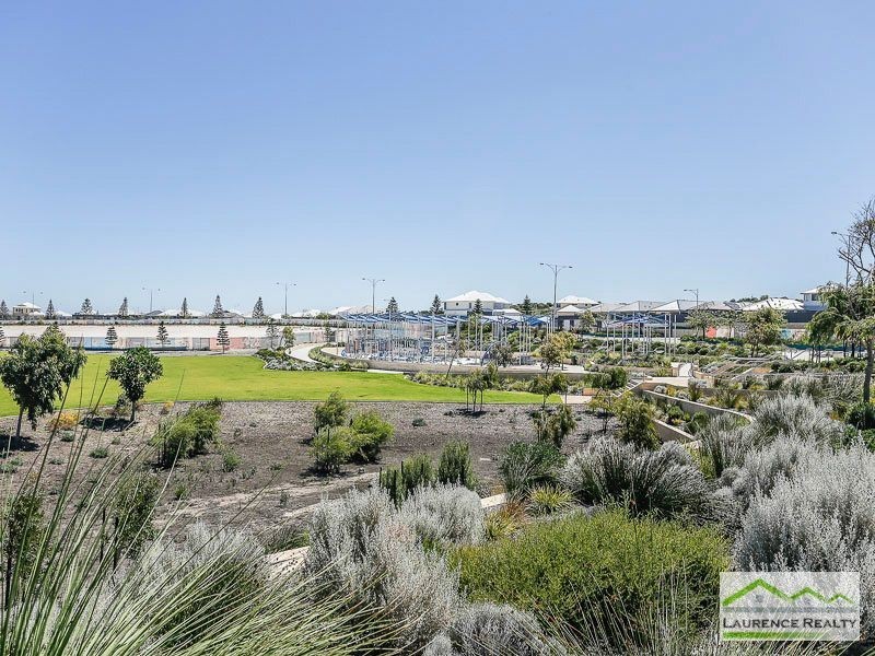 10 Cosmia Grove, Jindalee WA 6036