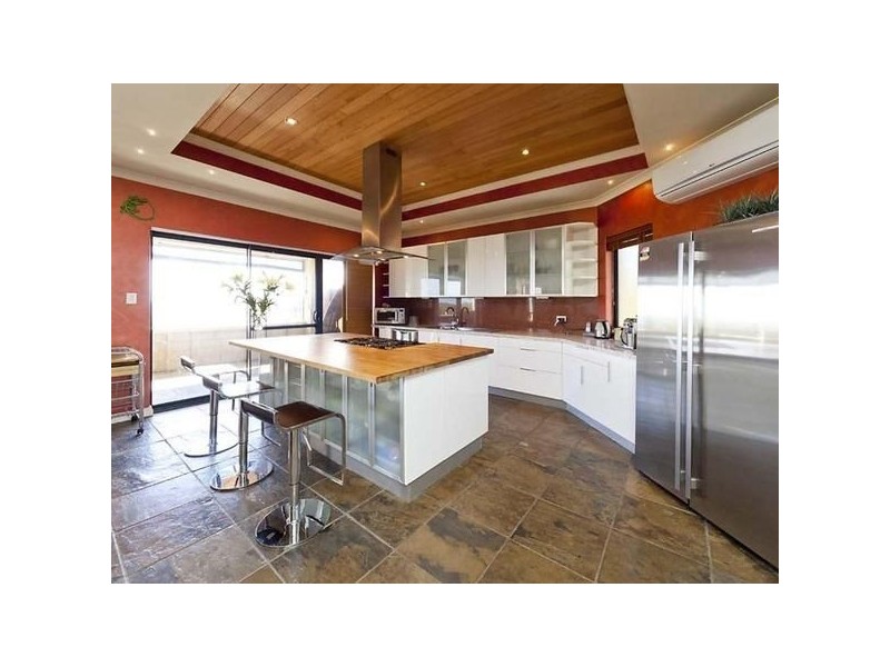 6 Glensanda Way, Mindarie WA 6030