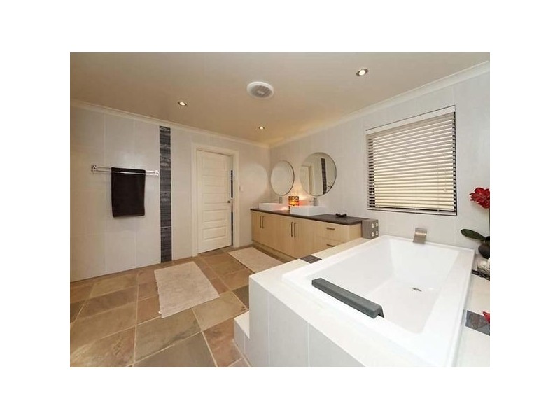 6 Glensanda Way, Mindarie WA 6030