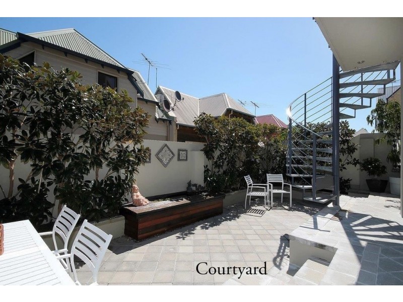 27 Toulon Circle, Mindarie WA 6030