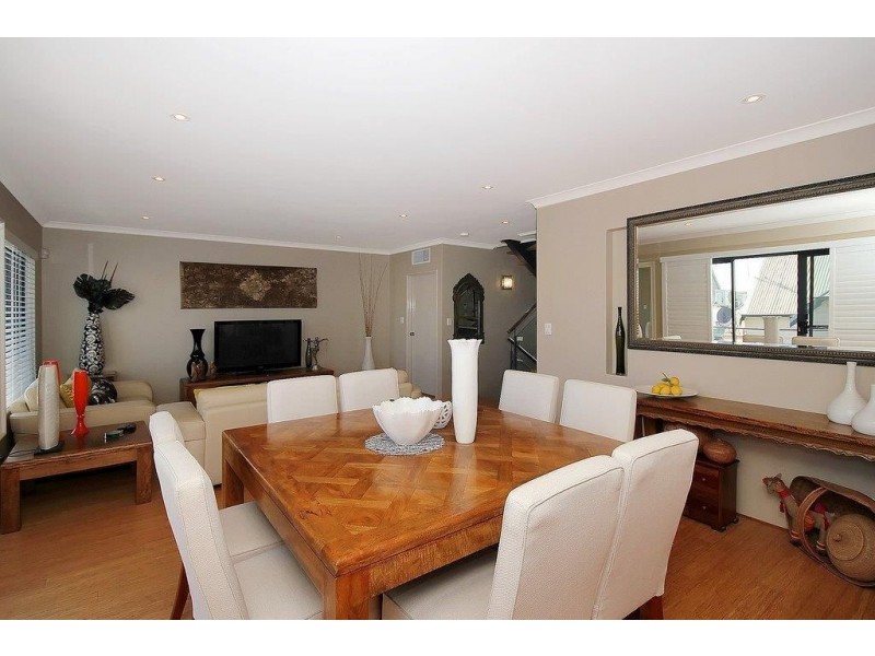 27 Toulon Circle, Mindarie WA 6030