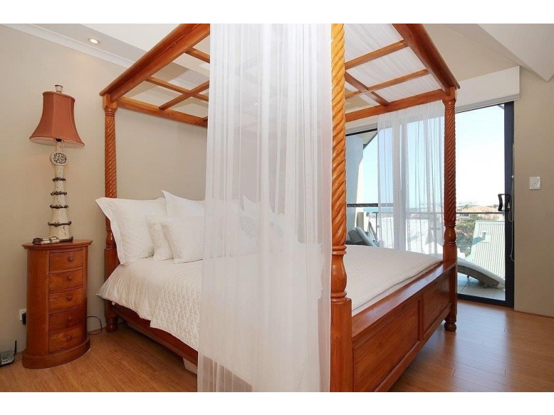 27 Toulon Circle, Mindarie WA 6030