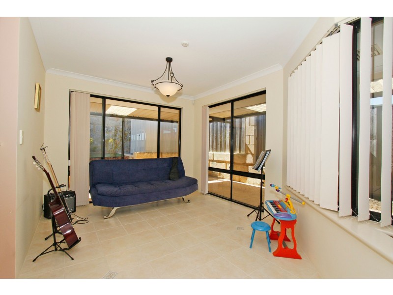 9 Pattani Court, Mindarie WA 6030