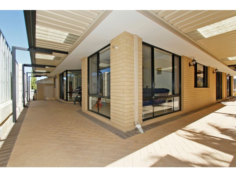 9 Pattani Court, Mindarie WA 6030