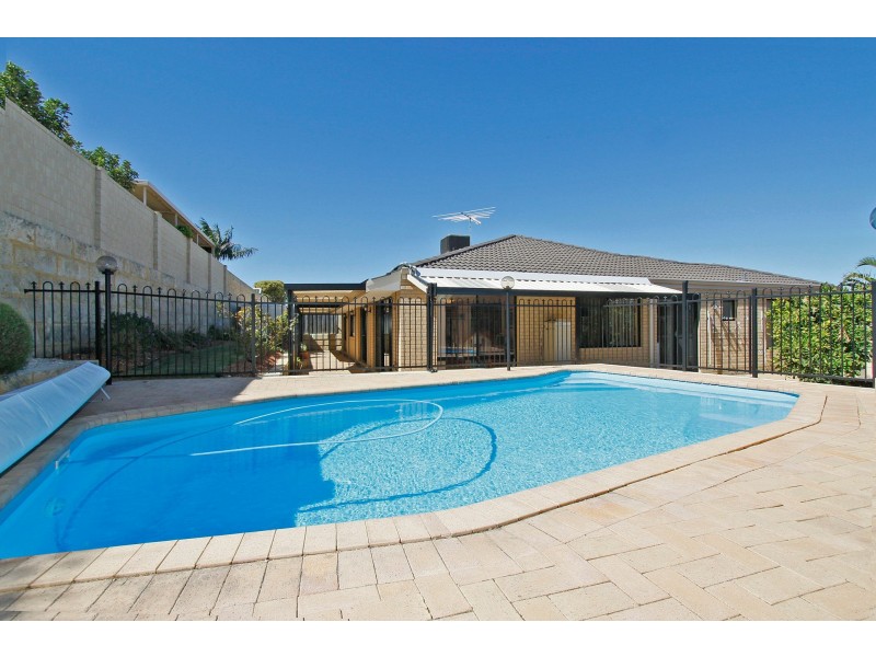 9 Pattani Court, Mindarie WA 6030