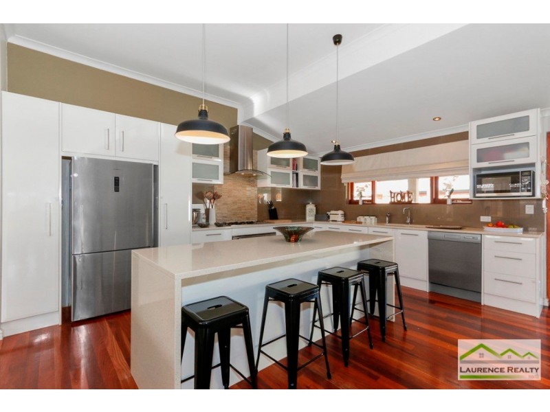 33 Rothesay Heights, Mindarie WA 6030